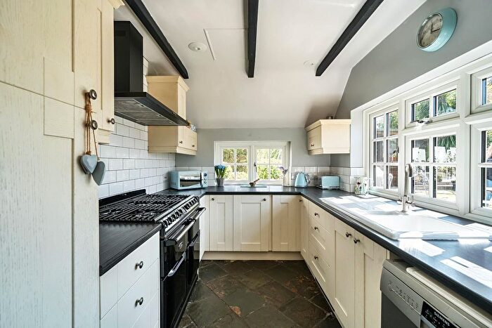 3 Bedroom Detached House For Sale In Havant Road, Hayling Island, PO11