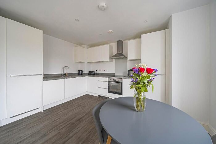 2 Bedroom Flat For Sale In Daly Close, Littlemore, OX4 - Photo 4