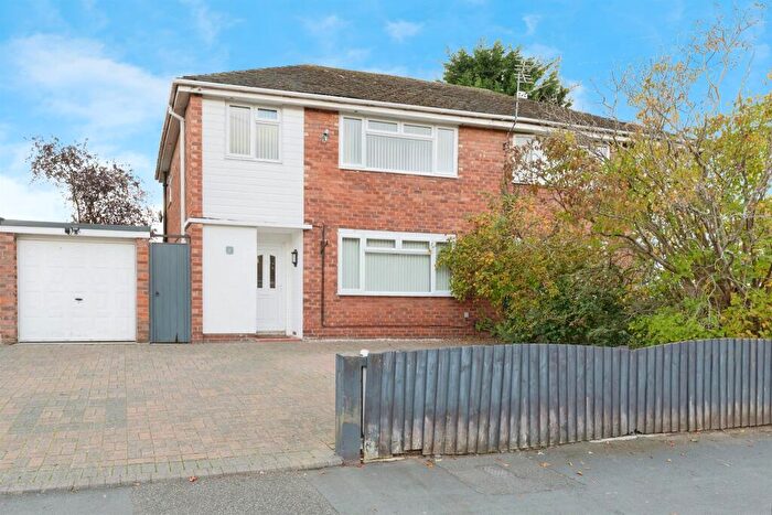 3 Bedroom Semi-Detached House For Sale In Bridge Meadow, Great Sutton, Ellesmere Port, CH66