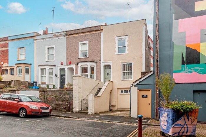 4 Bedroom Terraced House To Rent In Church Road - Bedminster, BS3