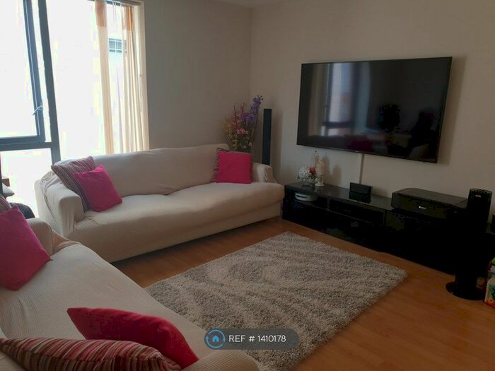2 Bedroom Flat To Rent In Harvey Close, London, NW9