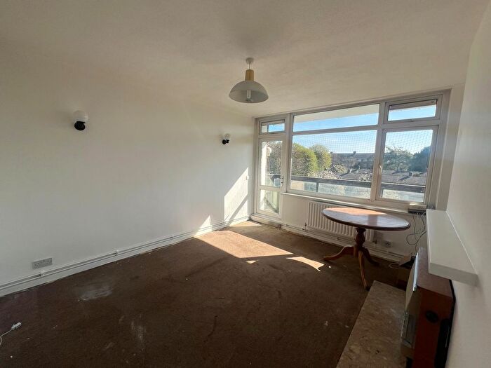 1 Bedroom Flat To Rent In Colson Way, London, SW16