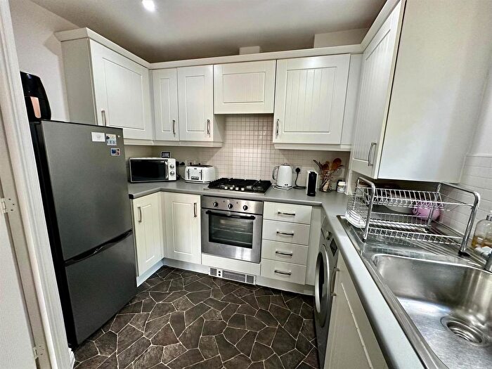 2 Bedroom Flat To Rent In Belgravia Court, Sandringham Place, Hartford, CW8