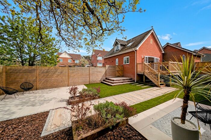 3 Bedroom Detached House For Sale In Forton Close, Bournemouth, BH10