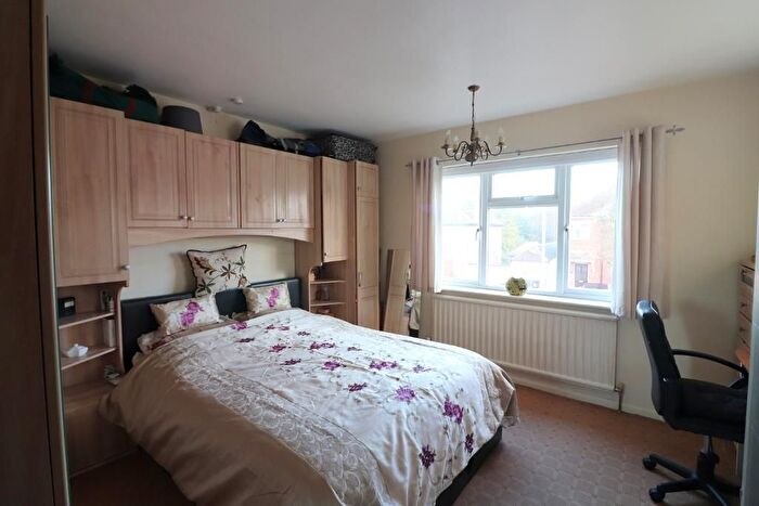 5 Bedroom Detached House For Sale In Marston Gardens, Luton, Bedfordshire, LU2