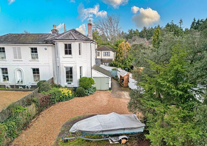 3 Bedroom Semi-Detached House For Sale In Moorhill Road, West End, SO30