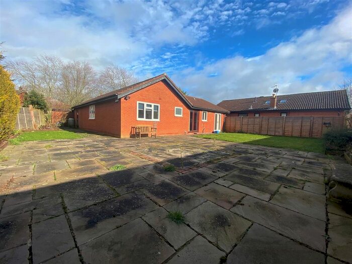 4 Bedroom Detached Bungalow To Rent In Thorncliffe, Two Mile Ash, Milton Keynes, MK8