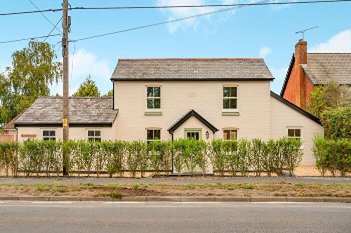 3 Bedroom Detached House For Sale In Southampton Road, Cadnam, Southampton, Hampshire, SO40
