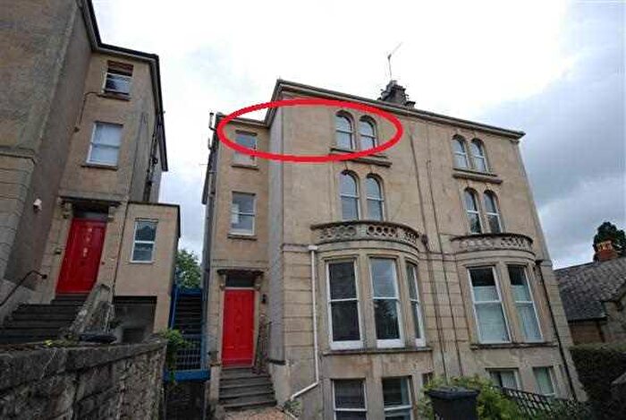 3 Bedroom Apartment To Rent In Top Floor Flat Cotham Grove, BS6