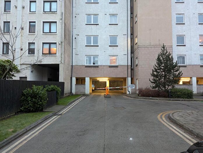 Garage / Parking To Rent In Fettes Row, Edinburgh, Midlothian, EH3