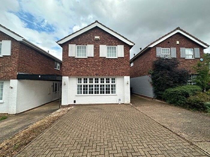 3 Bedroom Detached House To Rent In Vicarage Farm Road, Wellingborough, NN8