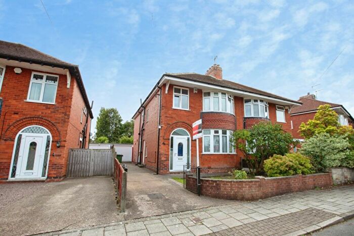 4 Bedroom Semi Detached House For Sale In Norbury Drive, Mansfield, Nottinghamshire, NG18