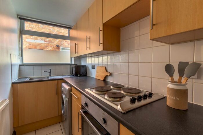 2 Bedroom Flat To Rent In (Old) Flat - Portland Street, Lincoln, LN5