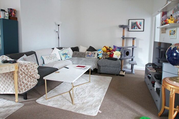 1 Bedroom Flat To Rent In Upper Tooting Road, London, SW17