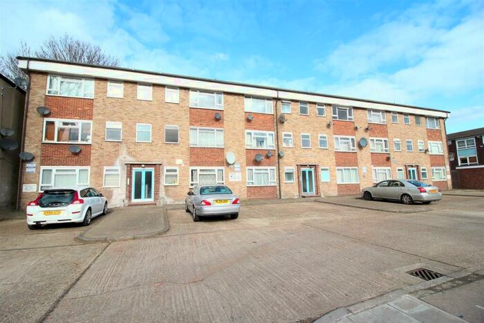 1 Bedroom Flat To Rent In Horsham Court, Tottenham, N17