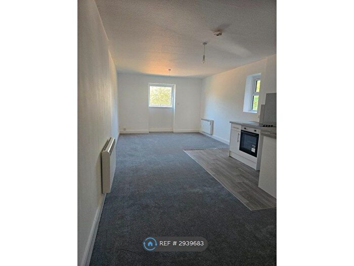 Studio To Rent In Jevington Gardens, Eastbourne, BN21