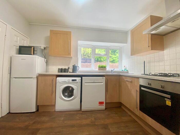 2 Bedroom Apartment To Rent In Boleyn Gardens, Brentwood, CM13