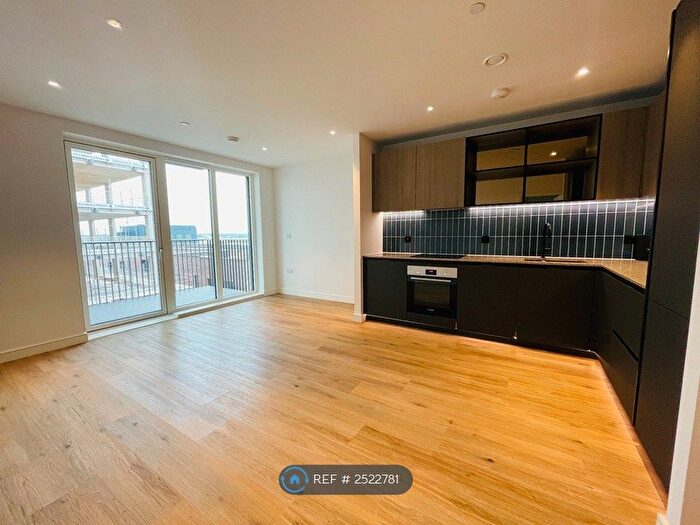 2 Bedroom Flat To Rent In Greenleaf Walk, Southall, UB1