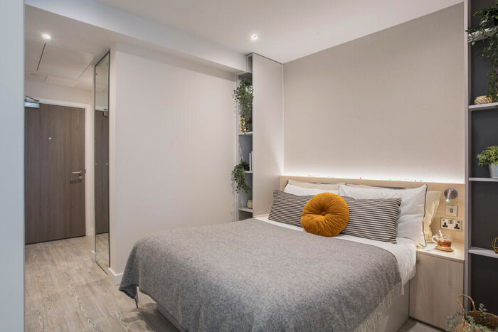 Studio To Rent In College Road, East Croydon, London, CR0