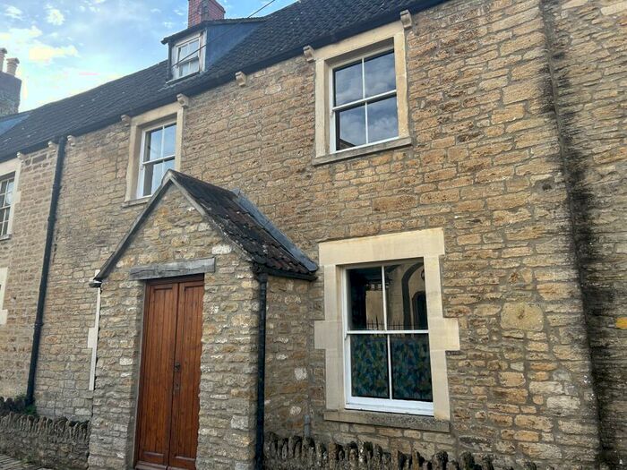 3 Bedroom House To Rent In Sun Street, Frome, BA11