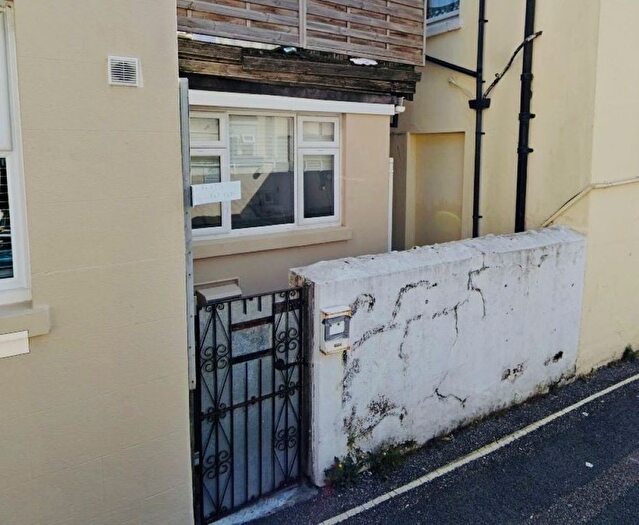 1 Bedroom Studio For Sale In Lucius Street, Torquay, TQ2