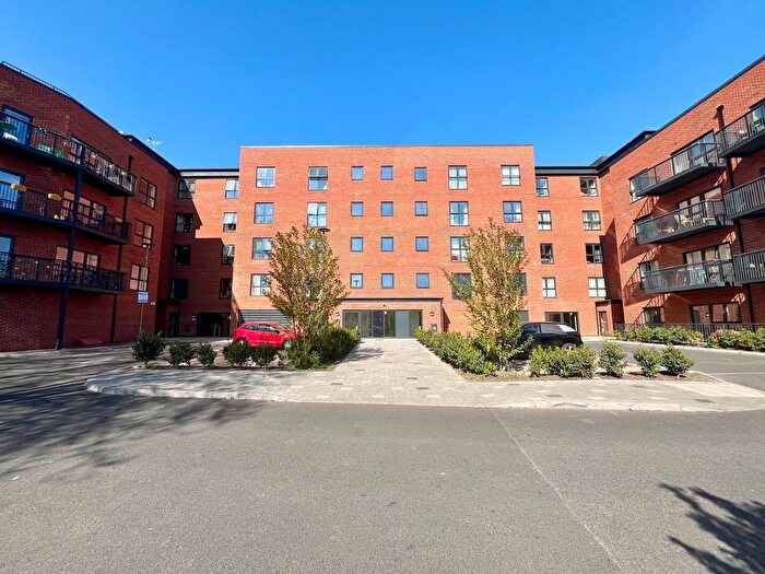 2 Bedroom Flat For Sale In Pitcher Lane, Ashford, TW15