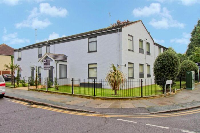 1 Bedroom Flat To Rent In Hanover Court, Torrington Road, Ruislip, HA4