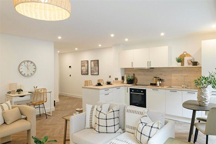 1 Bedroom Apartment For Sale In Chapmans Yard, Upper Gough Street, Birmingham, West Midlands, B1