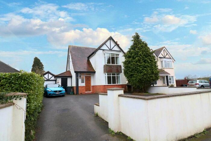4 Bedroom Detached House To Rent In New Road, West Parley BH22