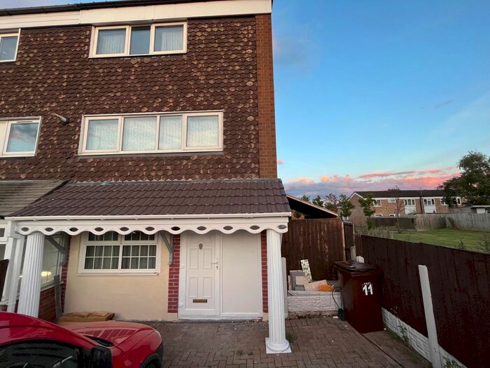 5 Bedroom End Of Terrace House To Rent In Waveney Croft, Birmingham, B36