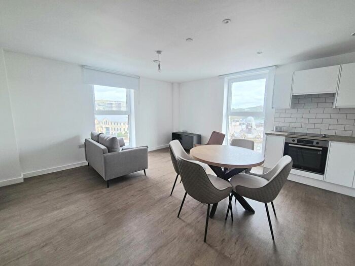 1 Bedroom Apartment To Rent In Cow Green, Halifax, HX1