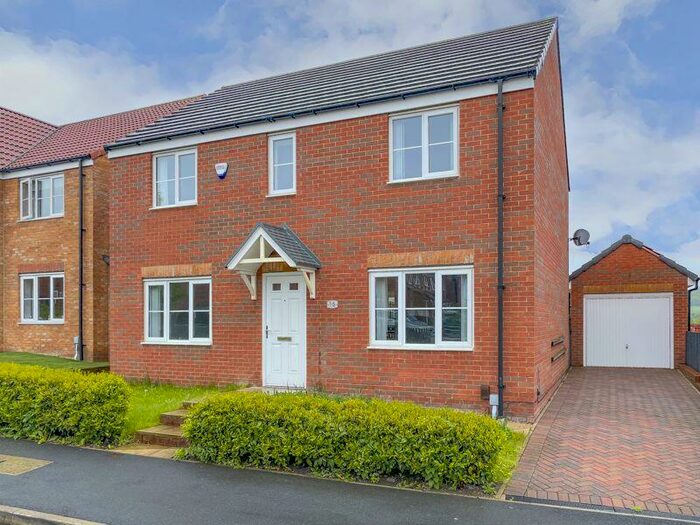 4 Bedroom Detached House To Rent In Leyburn Avenue, Morley, LS27