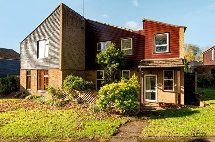 3 Bedroom Semi Detached House For Sale In Pickering, Bracknell, Berkshire, RG12