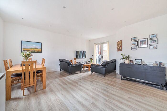 3 Bedroom Flat For Sale In Quicks Road, Wimbledon, London, SW19