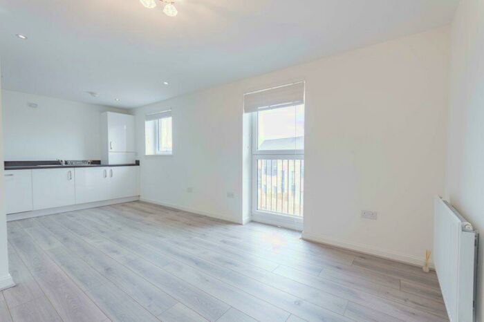 2 Bedroom Flat To Rent In L &#; Fishwives Causeway, Edinburgh, EH15
