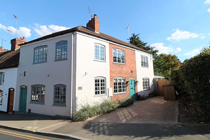 4 Bedroom Semi Detached House To Rent In Spring Lane, Kenilworth, CV8