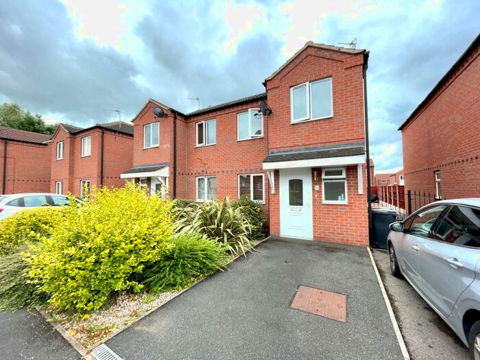 3 Bedroom Semi-Detached House To Rent In Hoselett Field Road, Long Eaton, NG10