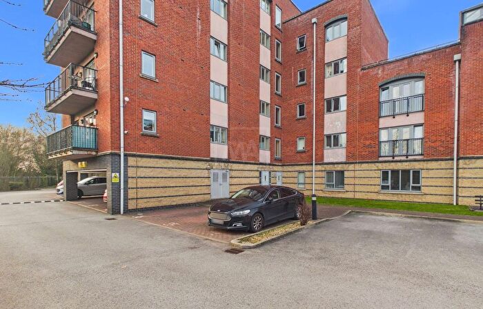 2 Bedroom Flat To Rent In Station Road, Cantilever Gardens Station Road, WA4