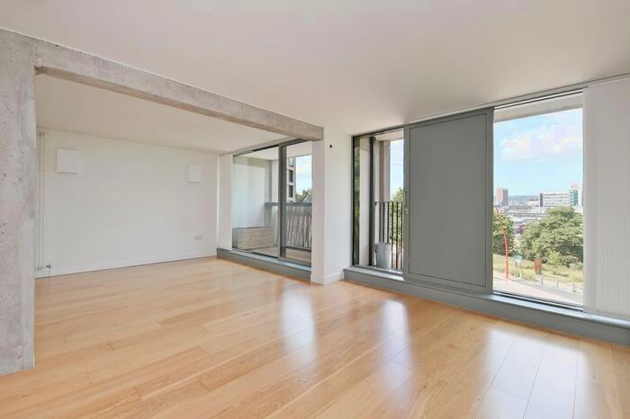 3 Bedroom Flat To Rent In Hague, Park Hill Flats, South Street, Sheffield, S2