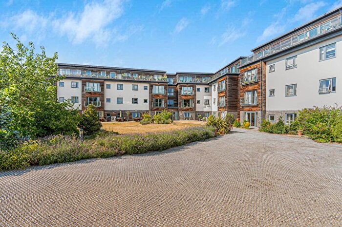 2 Bedroom Flat For Sale In Buttercross Lane, Fernleigh Buttercross Lane, OX28