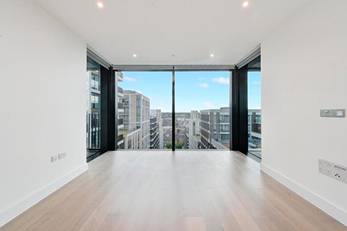 2 Bedroom Apartment To Rent In Amberley House, Prince Of Wales Drive, London, SW11