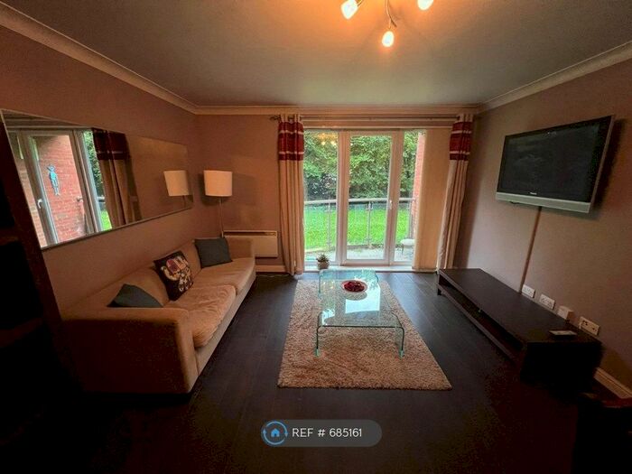 2 Bedroom Flat To Rent In Bravery Court, Liverpool, L19