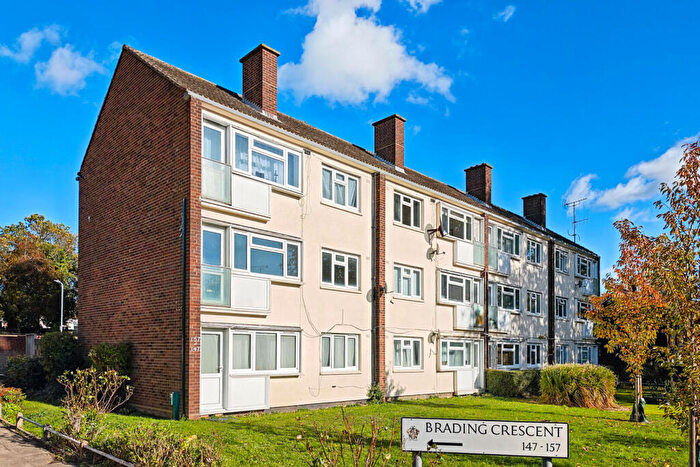 1 Bedroom Flat To Rent In Brading Crescent, Wanstead, E11