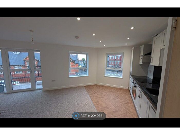 2 Bedroom Flat To Rent In Pavilion Court, Northampton, NN1