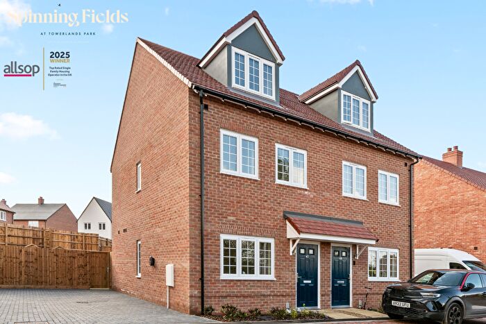 3 Bedroom Semi-Detached House To Rent In Saddle Close, Braintree, Essex, CM7