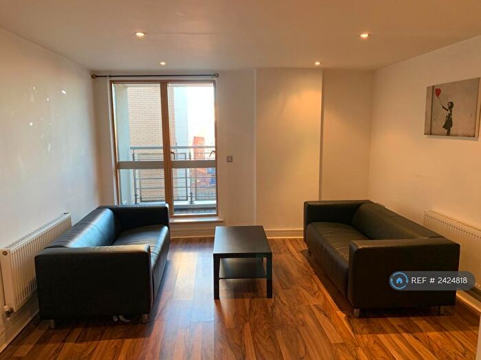 2 Bedroom Flat To Rent In Cromwell Court, Leeds, LS10