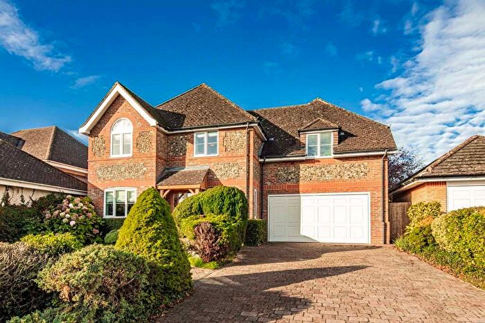 4 Bedroom Detached House For Sale In Strachey Close, Tidmarsh, RG8