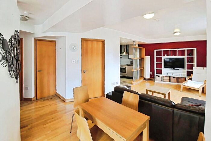 1 Bedroom Flat To Rent In Bridge End, Leeds, West Yorkshire, LS1