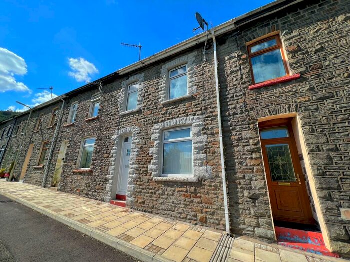 3 Bedroom House To Rent In Pleasant View, Trehafod., CF37