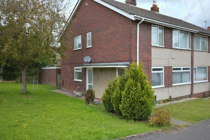 2 Bedroom Flat To Rent In Chelsea Close, Keynsham, Bristol, BS31